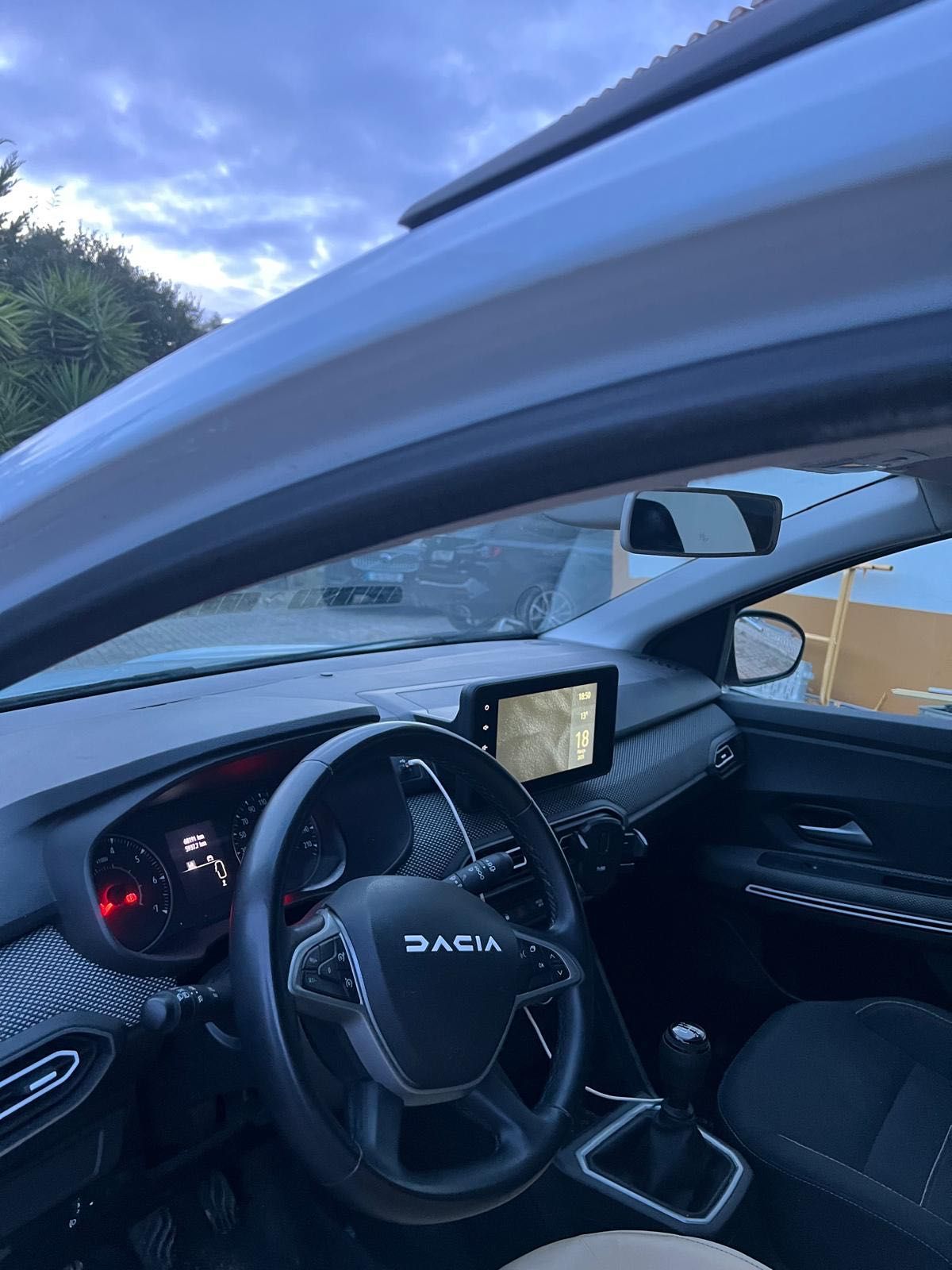 Viatura Dacia 7 lugares