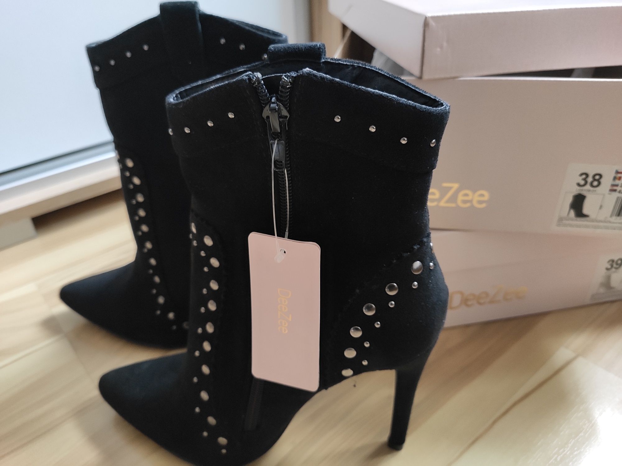 ## NOWE botki kozaki szpilki DeeZee zamszowe ćwieki 37 38 39 ##