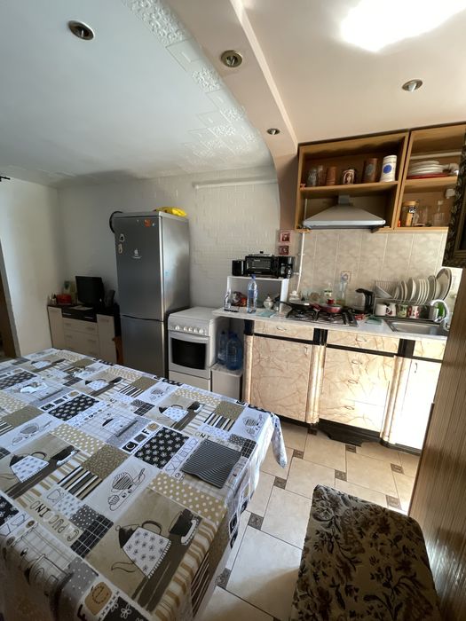 Оренда місця в кімнаті в центрі,вул.Б.Хмельницького