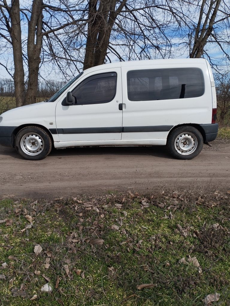 Пежо партнер 2001р.в.