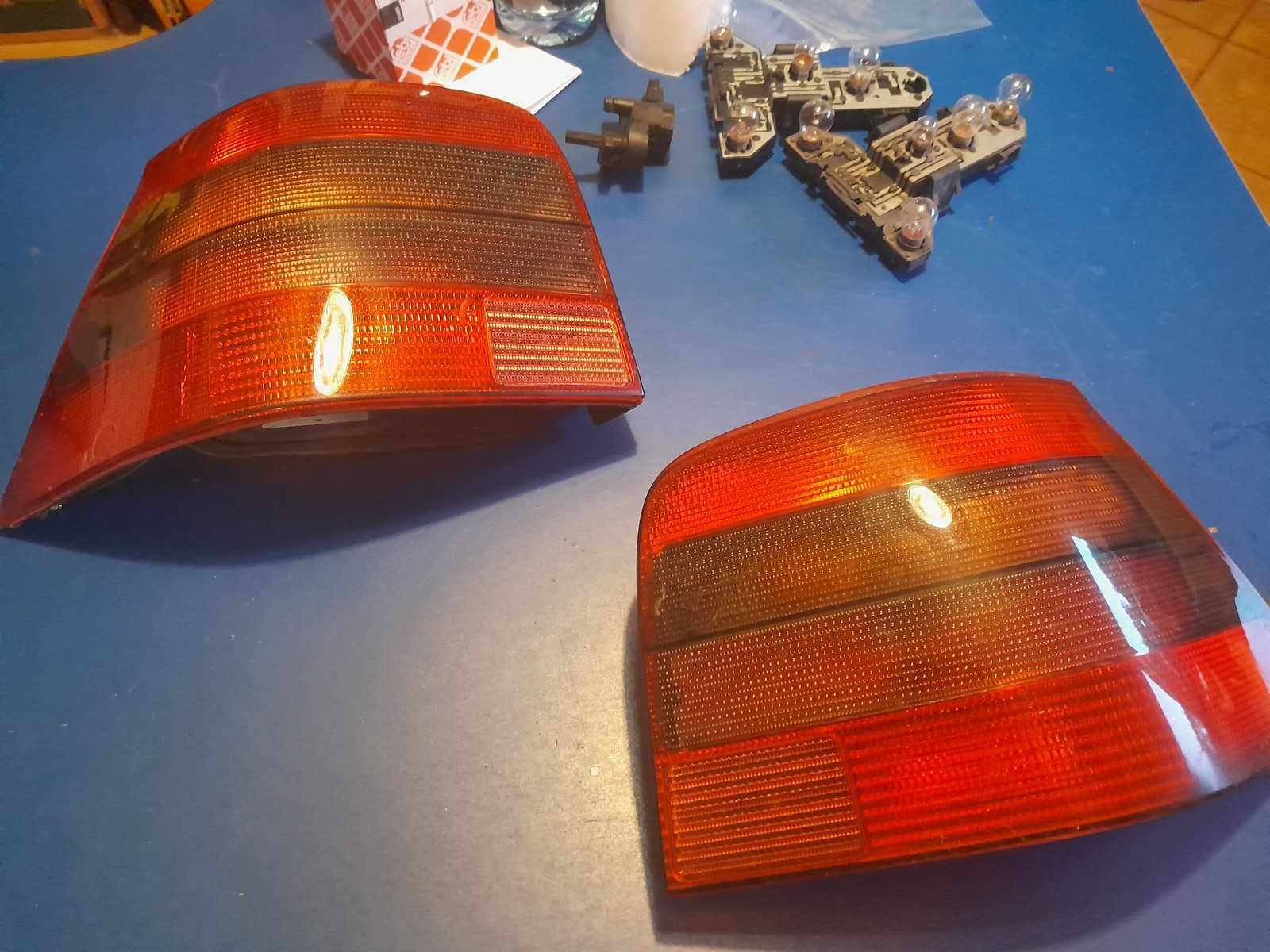 Lampa tylna prawa lewa tył lewy prawy Vw Golf mk4 IV GTI ciemna dymion