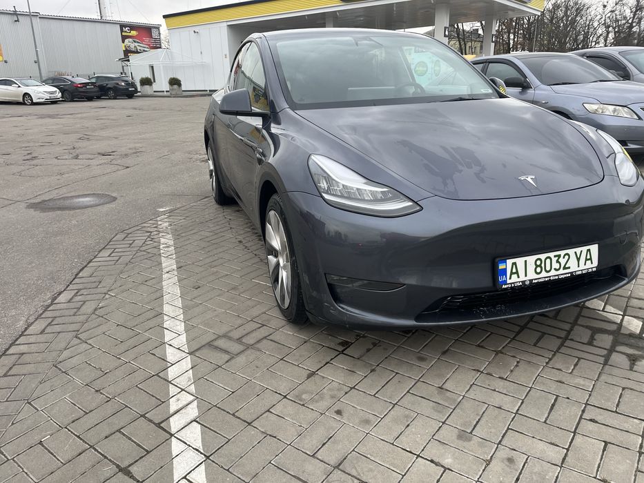 Продаю Tesla Model Y