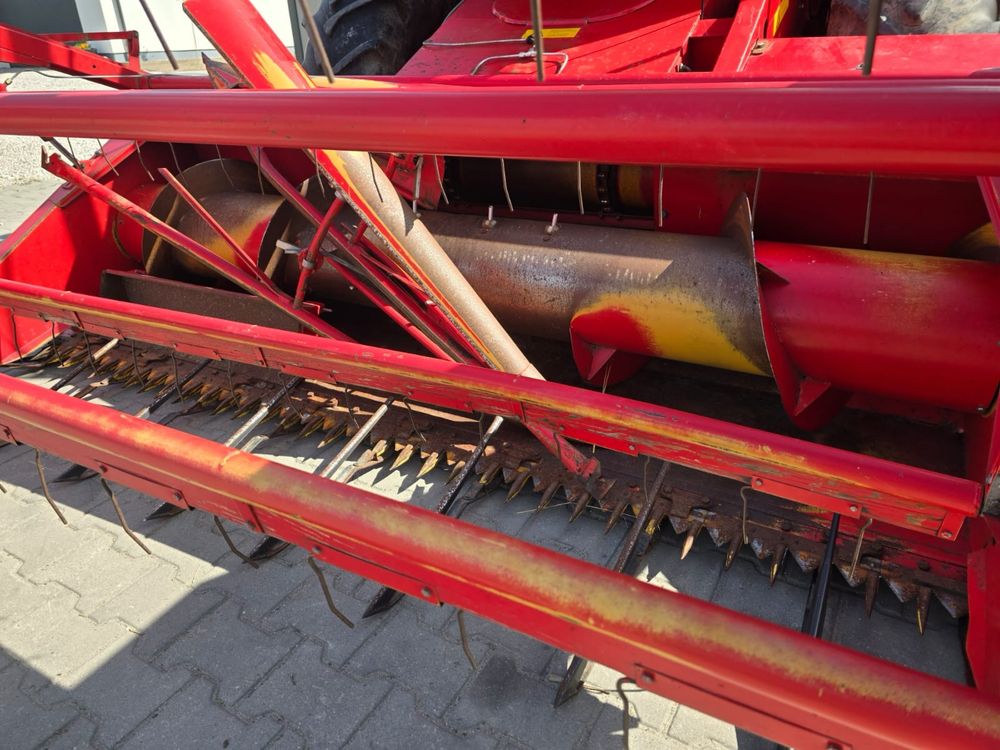 Комбайн зернозбиральний Massey Ferguson 16. Майсей Фергусон 16