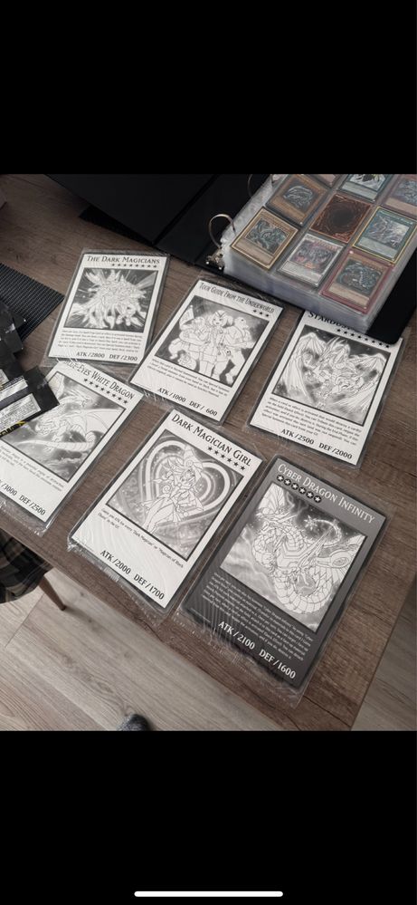 Duża kolekcja kart Yu-Gi-Oh