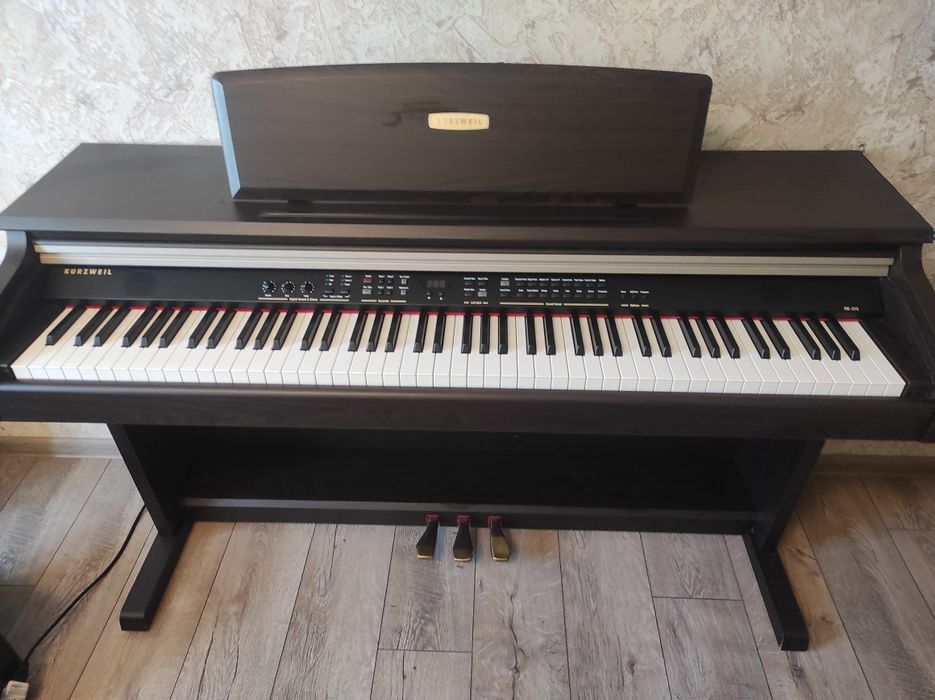 Срочно!!! Продам электронное фортепиано Kurzweil с прекрасным звучание