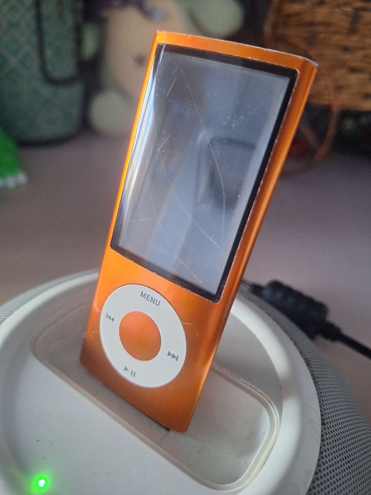 I pod Apple бу ( плеєр, пульт і підстанція)