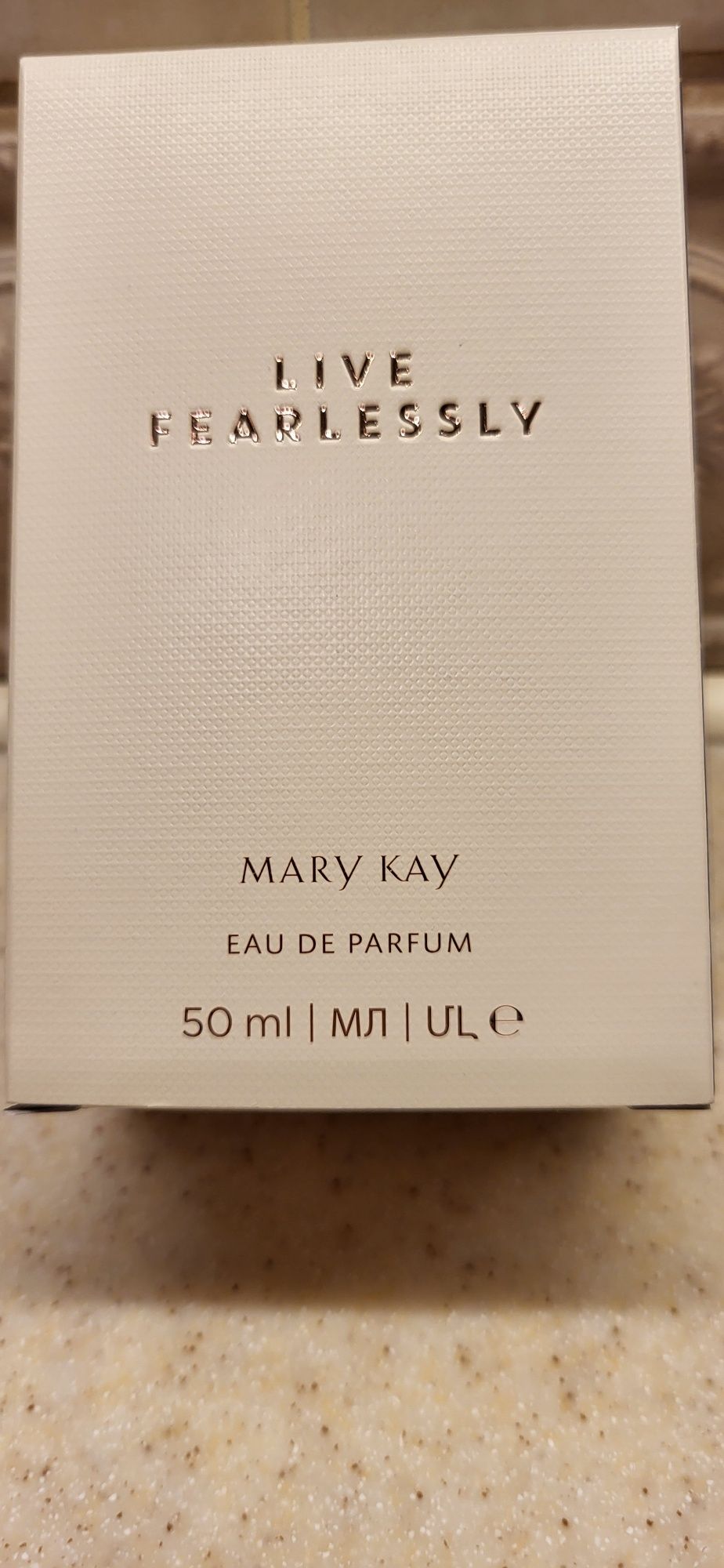 Пустые флаконы и коробки от духов  MARY KAY
