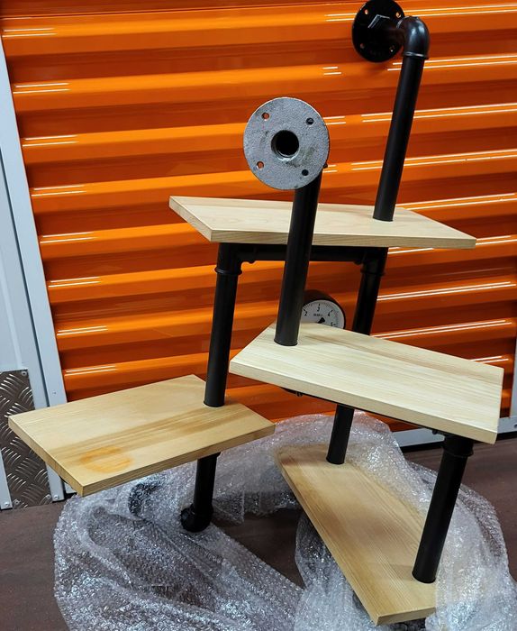 PÓŁKI  w sylu loftowym