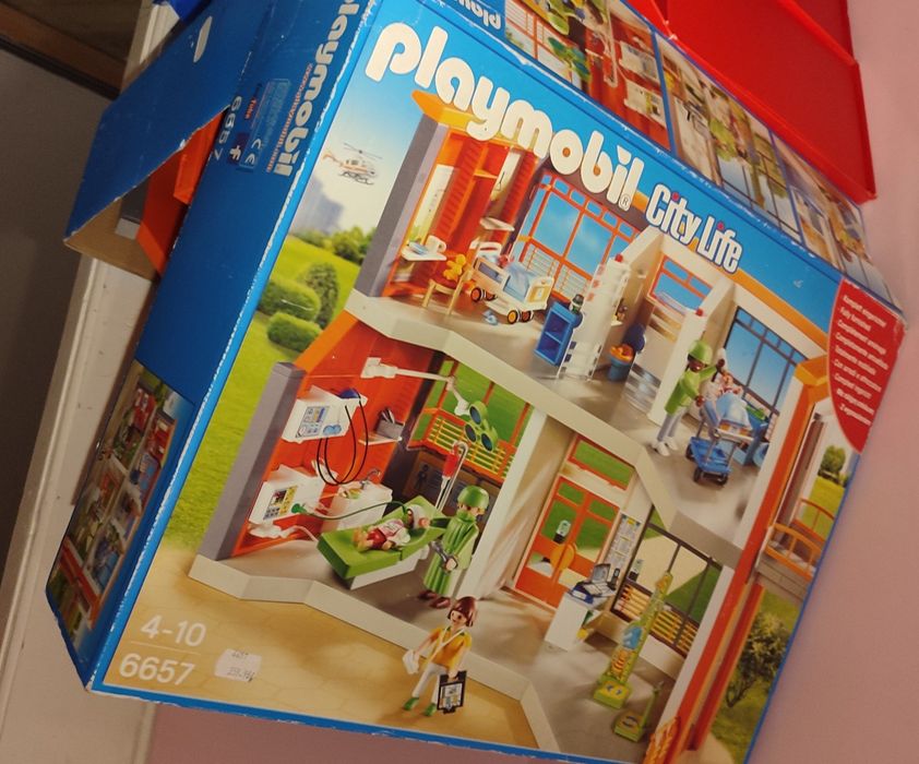 Szpital Playmobil 6657 duży piętrowy