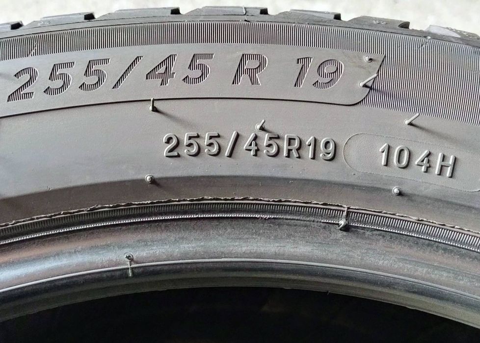 Шини всесезонні R19 255/45 Michelin Cross Climate 2 SUV