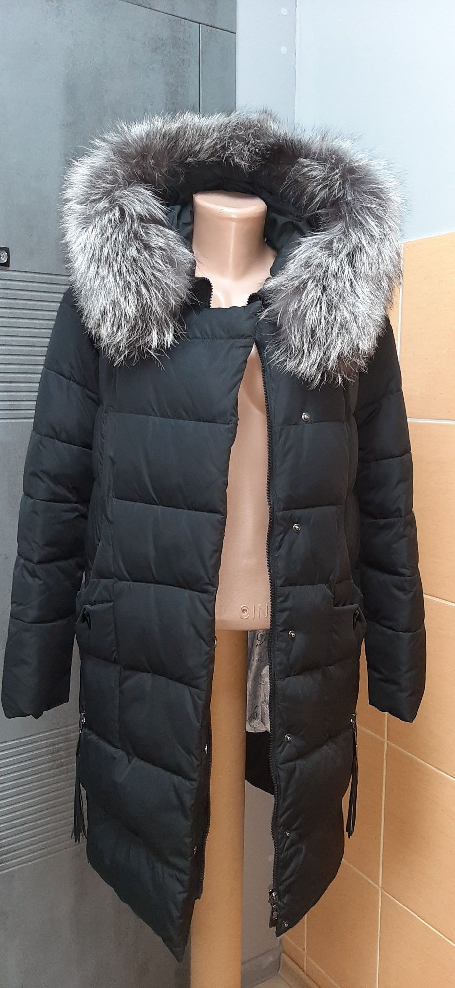 Куртка женская HAYLUOZI 	44-46 размера
	
Розмір 	44 (S-M)
ПОГ	50 см
