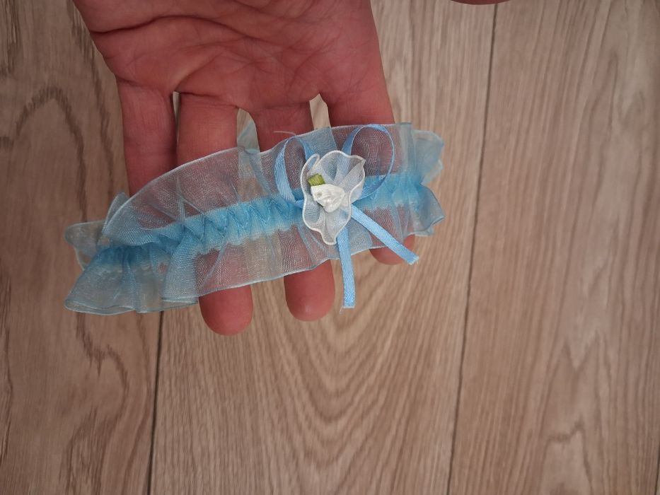 Podwiązka niebieska błękitna ślub studniówka