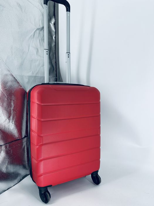 Nowa super walizka kabinowa/ walizki