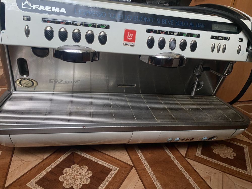 Faema e92 професійна кавомашинка після повного то