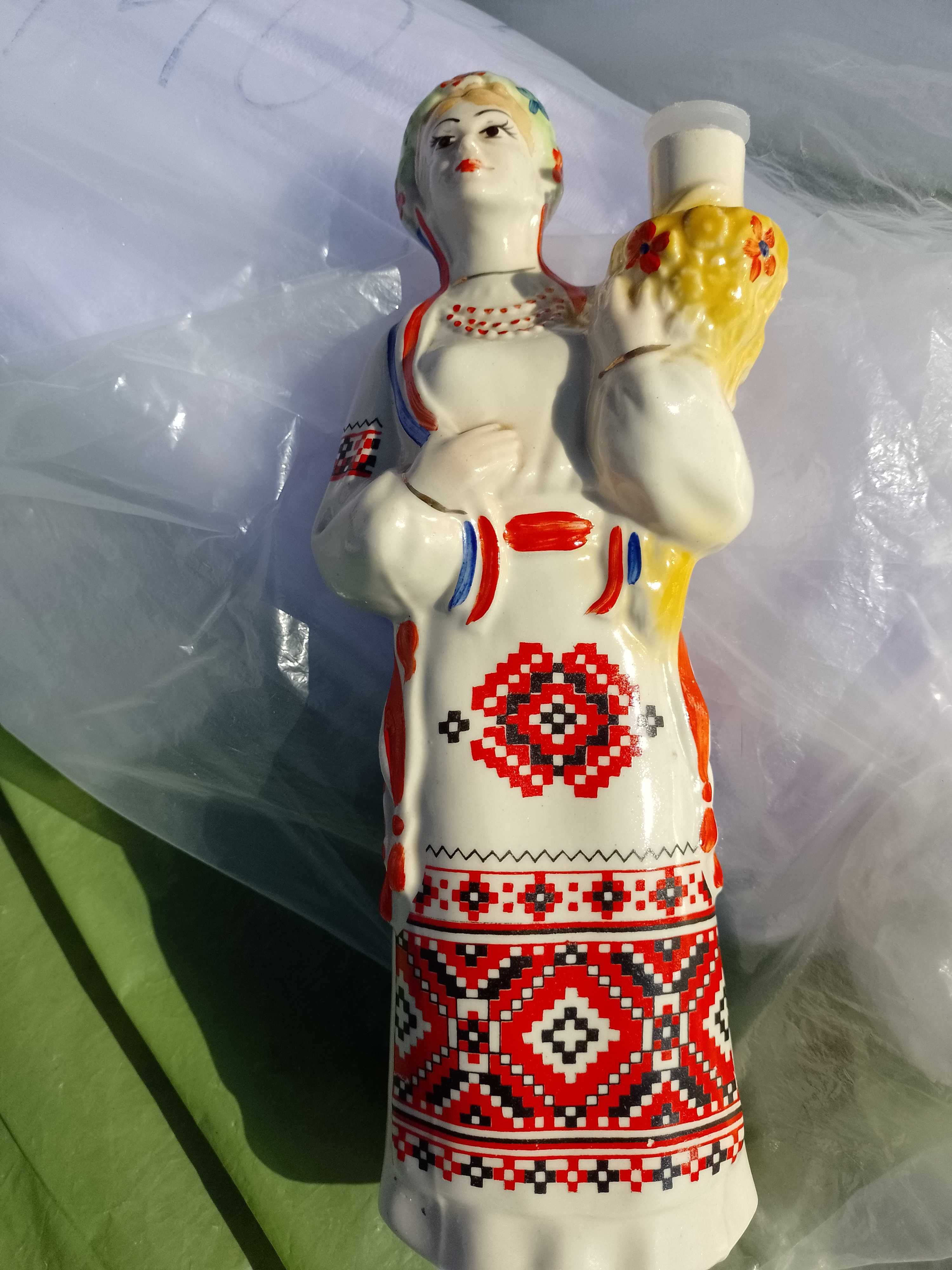 Продам керамічні сувеніри "Вакула" (450грн) та "Україночка" (450 грн)