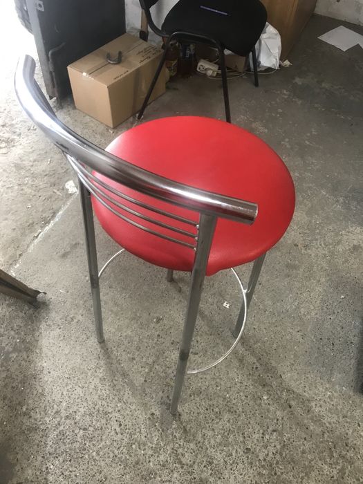 Стільці барні