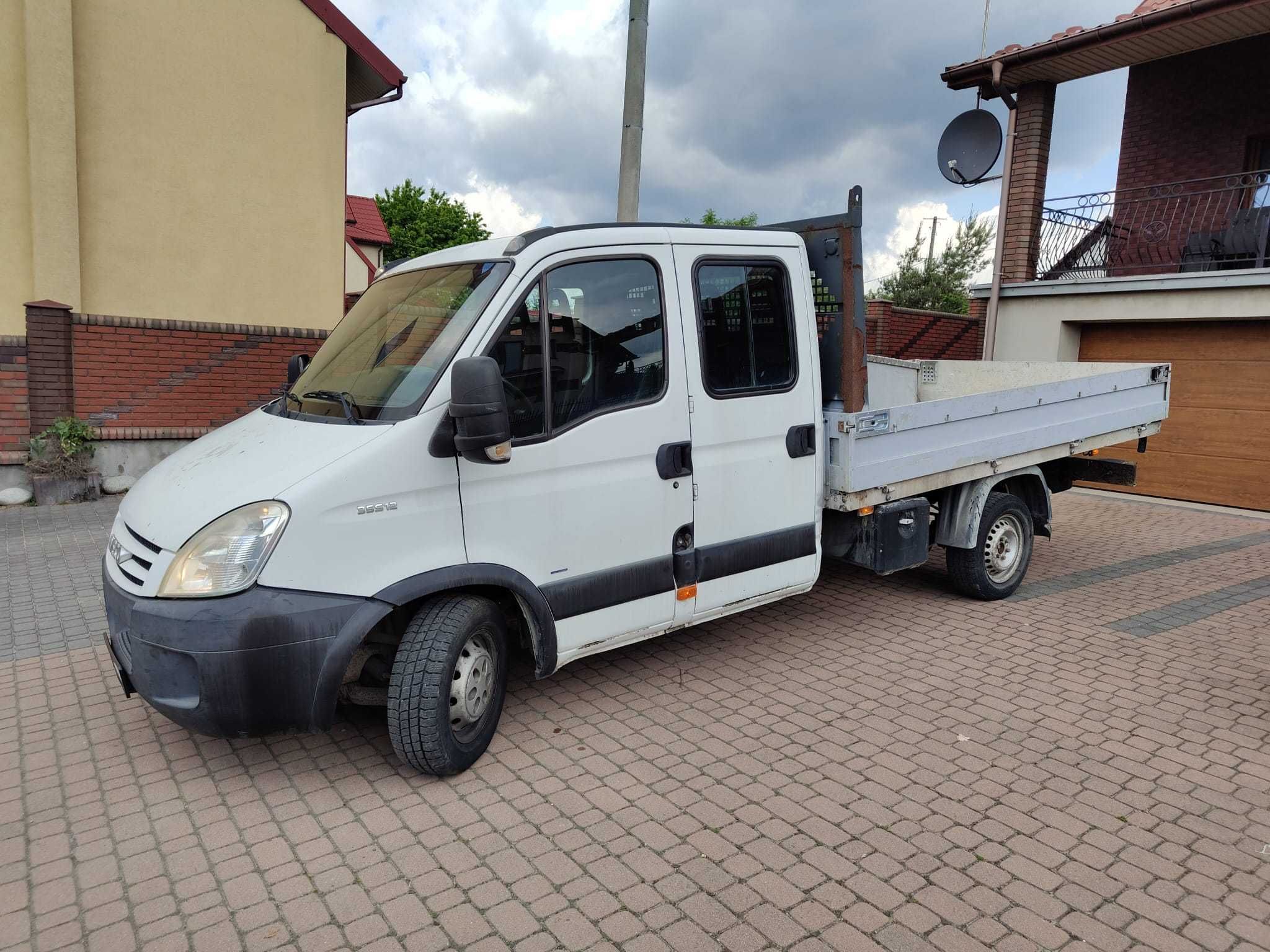 Iveco Daily 35 S 12 D – Brygadówka 7-osobowa – 2009 r.