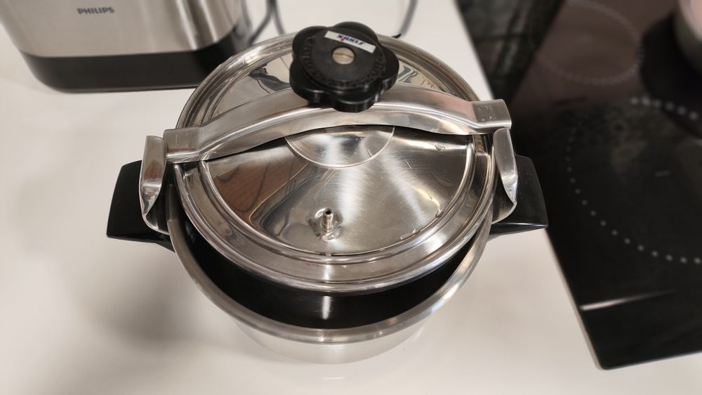 Panela de pressão 6LTs