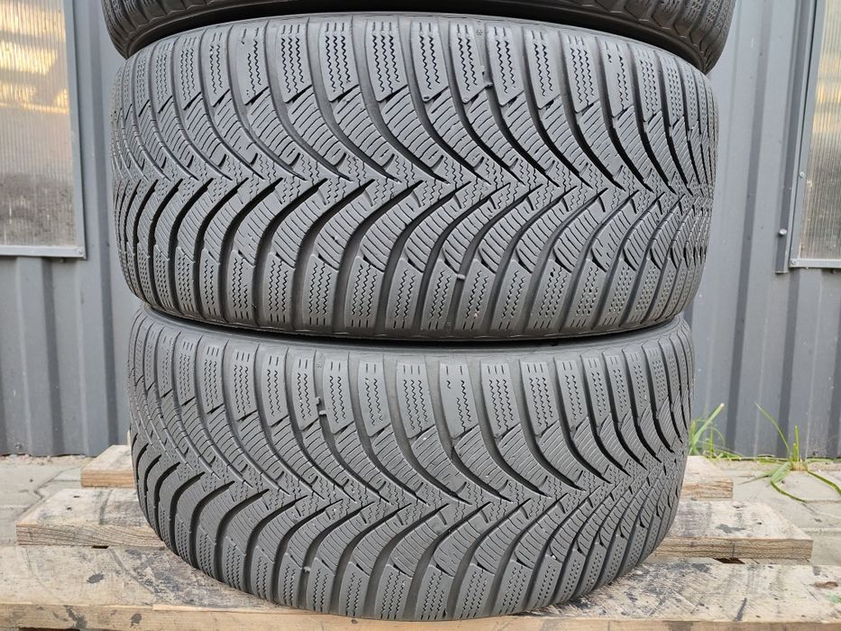 225/45/17 Hankook Winter Icept RS2 komplet