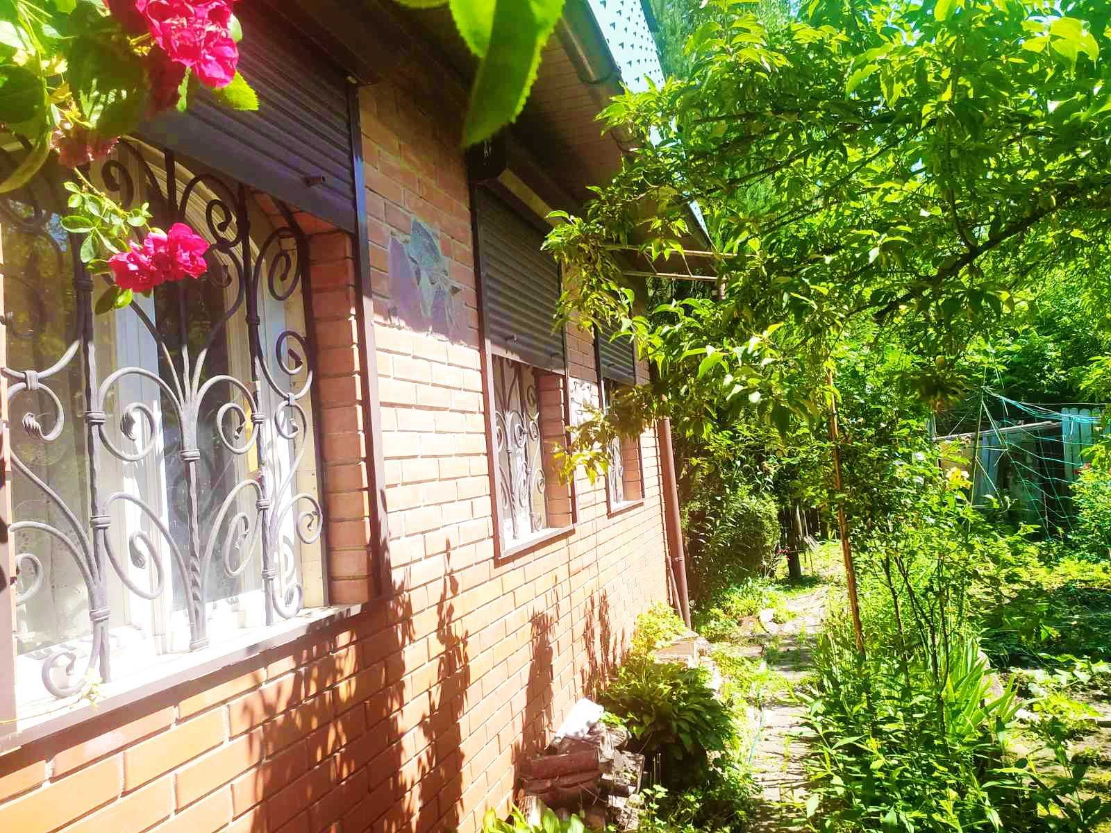 Продам будинок в с.Круглик,12 соток,камін,гараж,сауна,альтанка,сад
