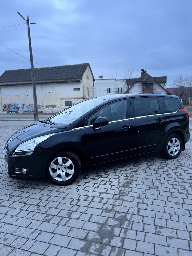 Peugeot 5008 2012