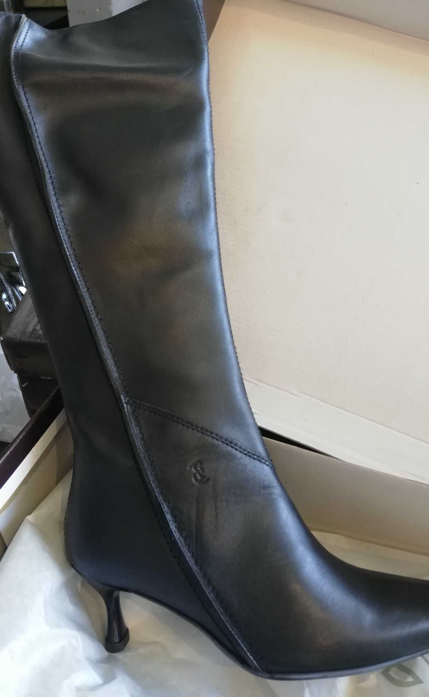 Lote Botas de mulher novas. Vários modelos
