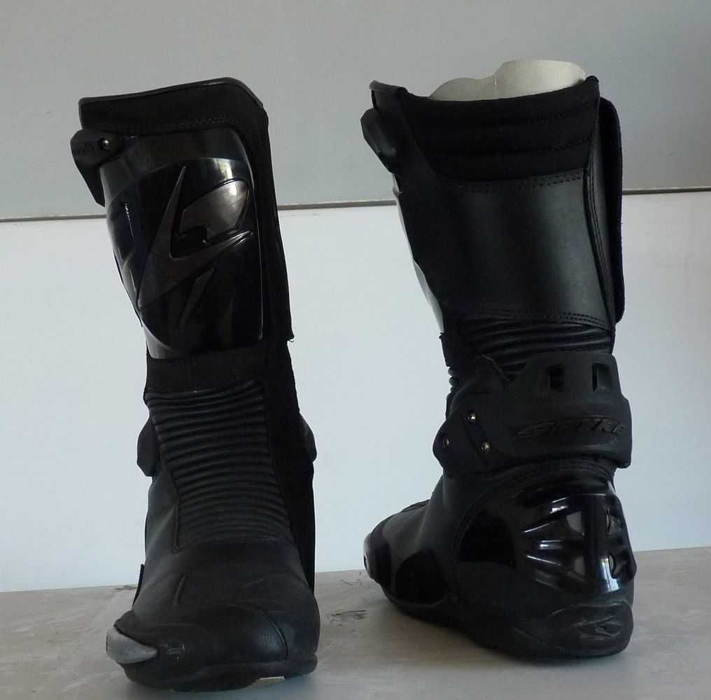Buty motocyklowe sportowe czarne mało używane wysoka klasa 42