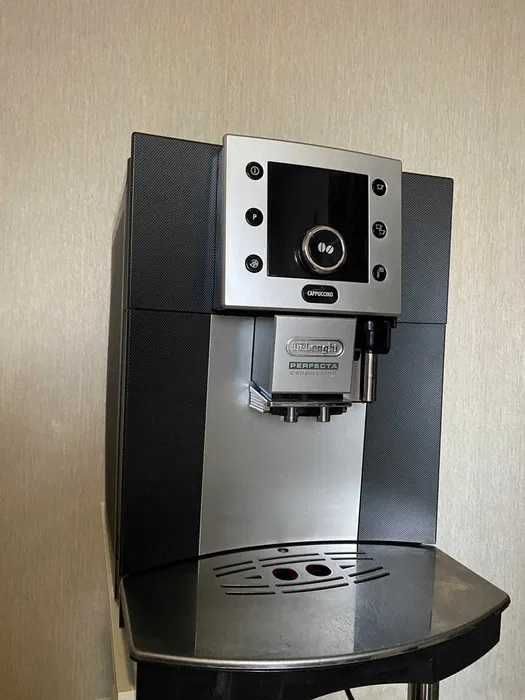 Продам Кофеварку Delonghi Perfecta Cappuccino  + ПОДАРОК