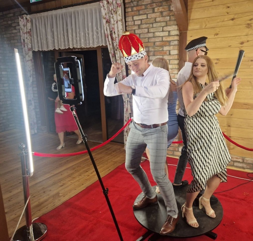 Ciężki dym Fotobudka360 Fotobox napis miłość love wielkie serce świecą