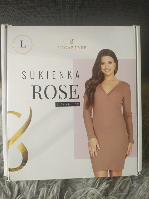 Sukienka Rose L Sugarfree z dekoltem