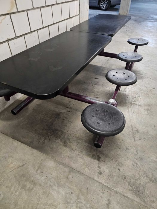 Sofy, fotele, stoły wyposażenie lokalu / klubu