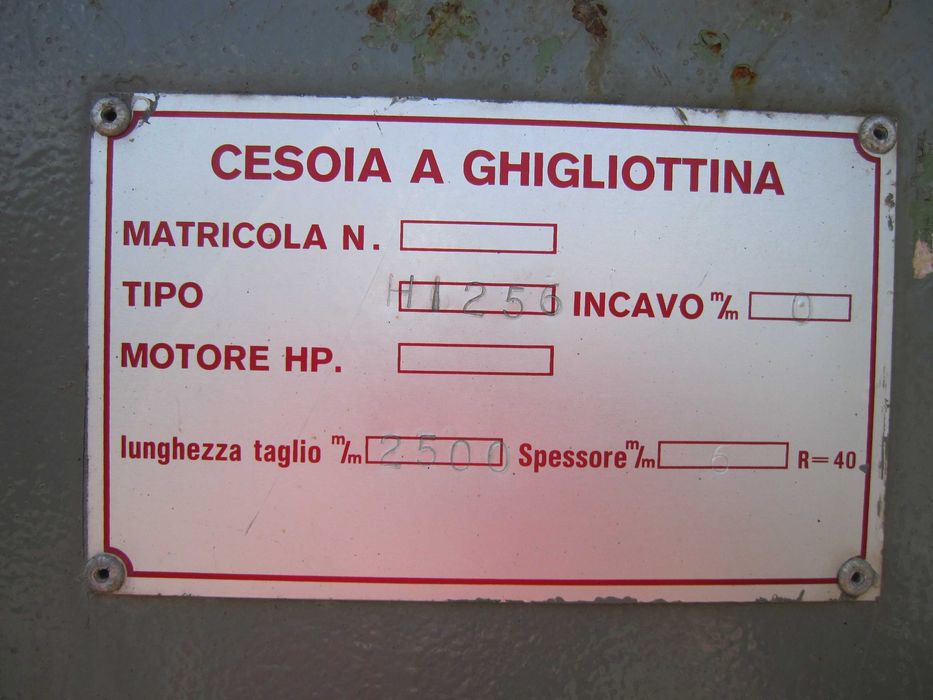 Gilotyna do blachy hydrauliczna 250x5