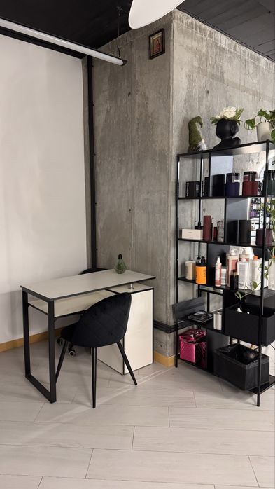 Оренда бровист, манікюр, майстер по волоссю