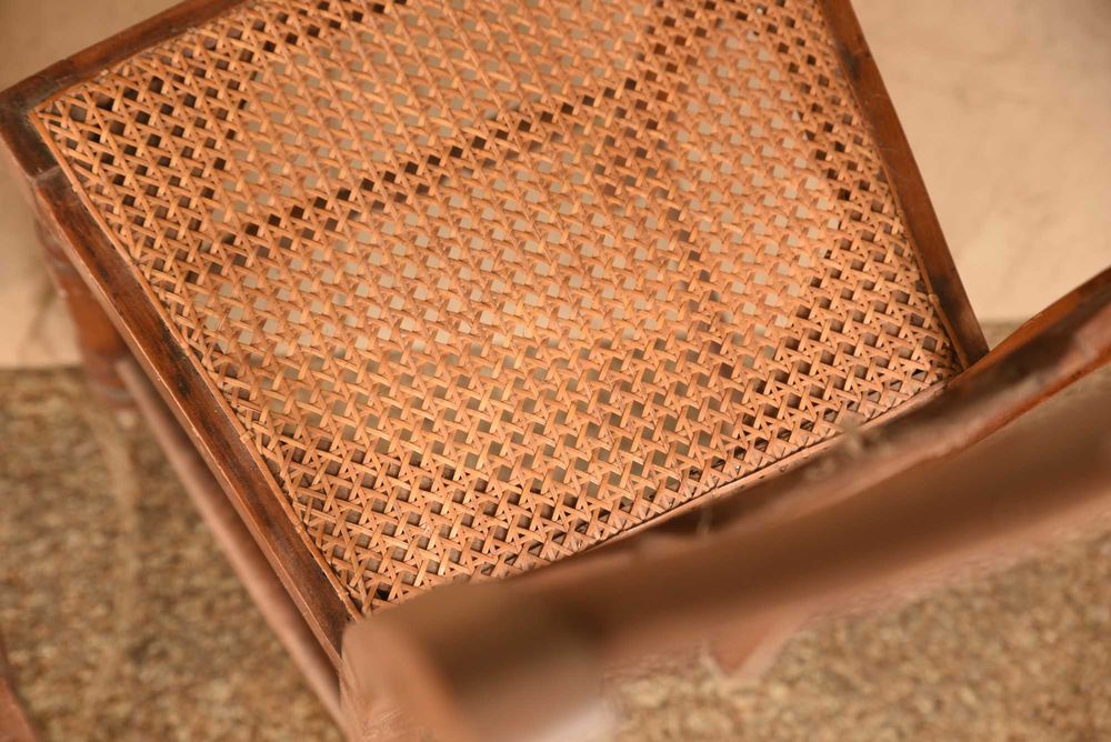 Cadeiras de palhinha antigas em madeira