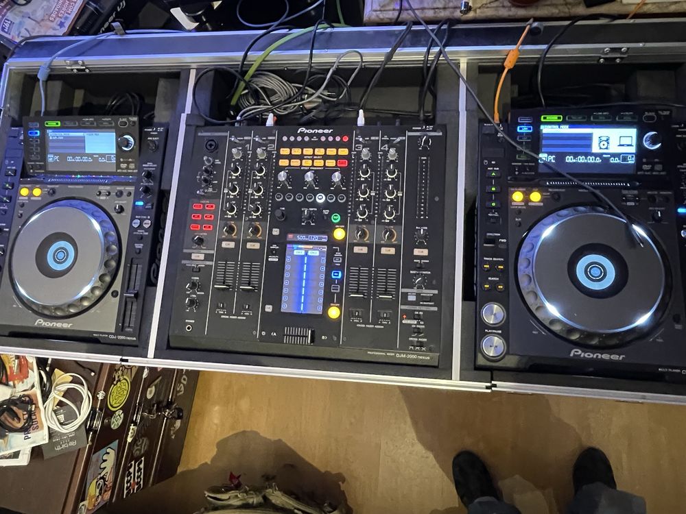 PIONEER DJM 2000 nexus com FlightCase