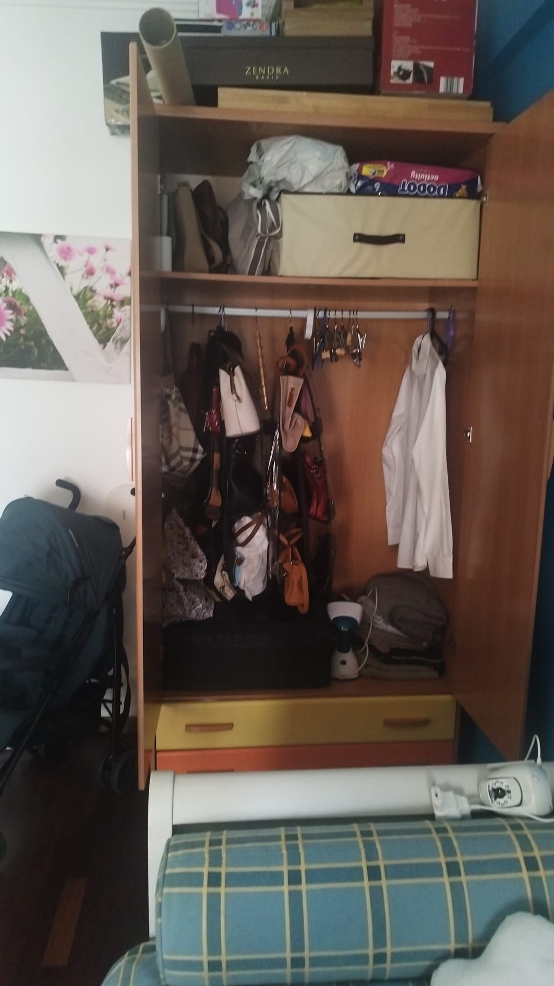 Roupeiro usado mas em bom estado :)