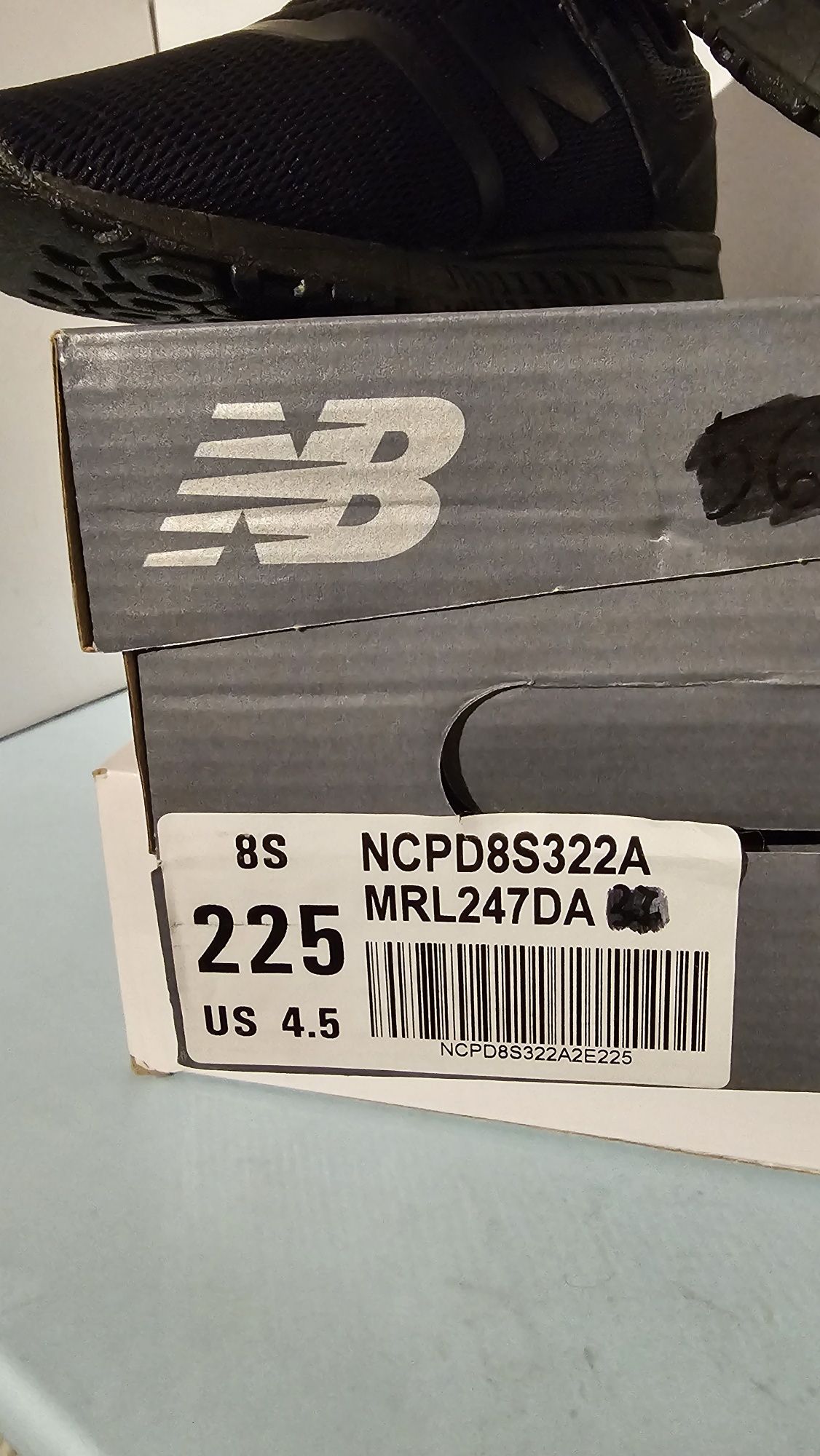 Sneakersy sportowe New Balance czarne w rozmiarze 37 / wkładka 22.5 cm