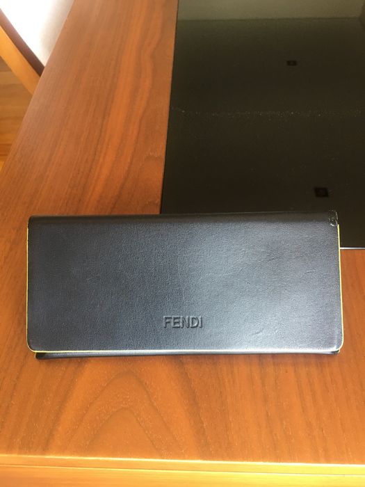 Oculos de sol fendi como novos