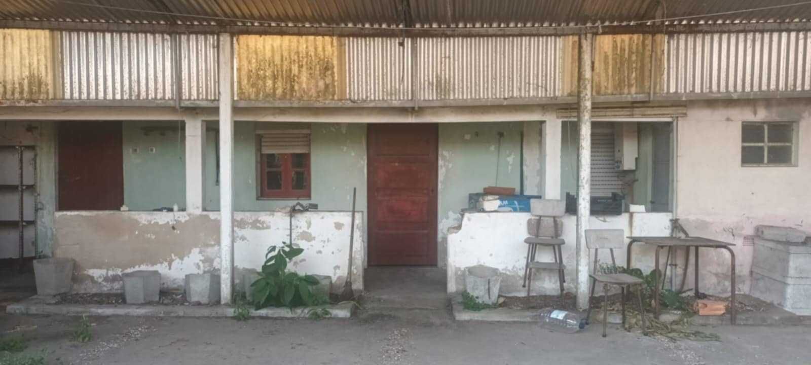 Moradia antiga com terreno