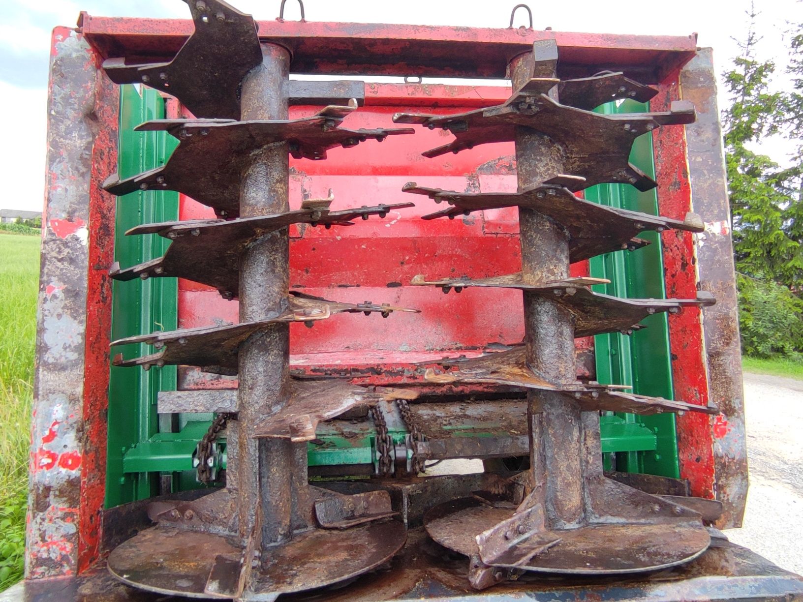 Rozrzutnik obornika Coutand twister. 14-16 ton.