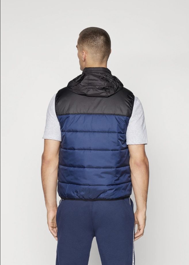 Оригінал! Безрукавка, жилетка Lacoste BH1585-33-JB1 розмір 50/М в наяв
