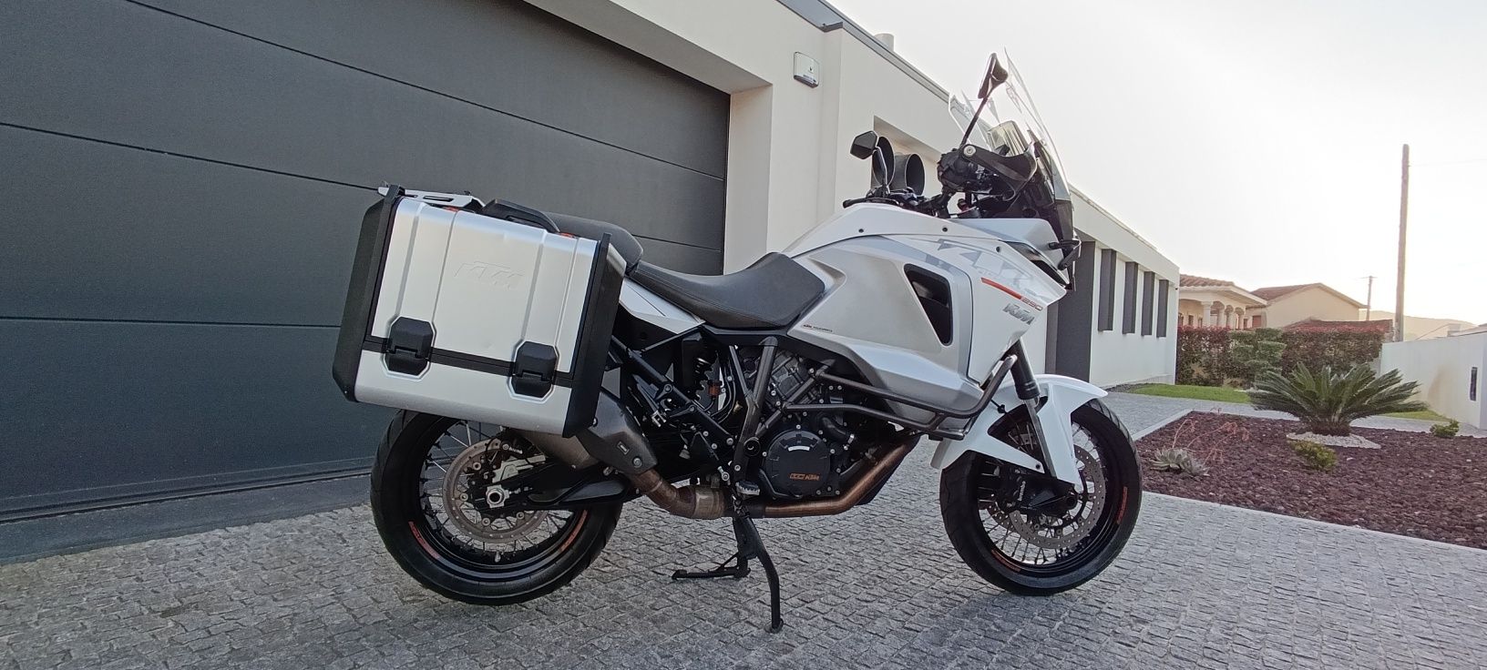 KTM 1290 T -Super Adventure