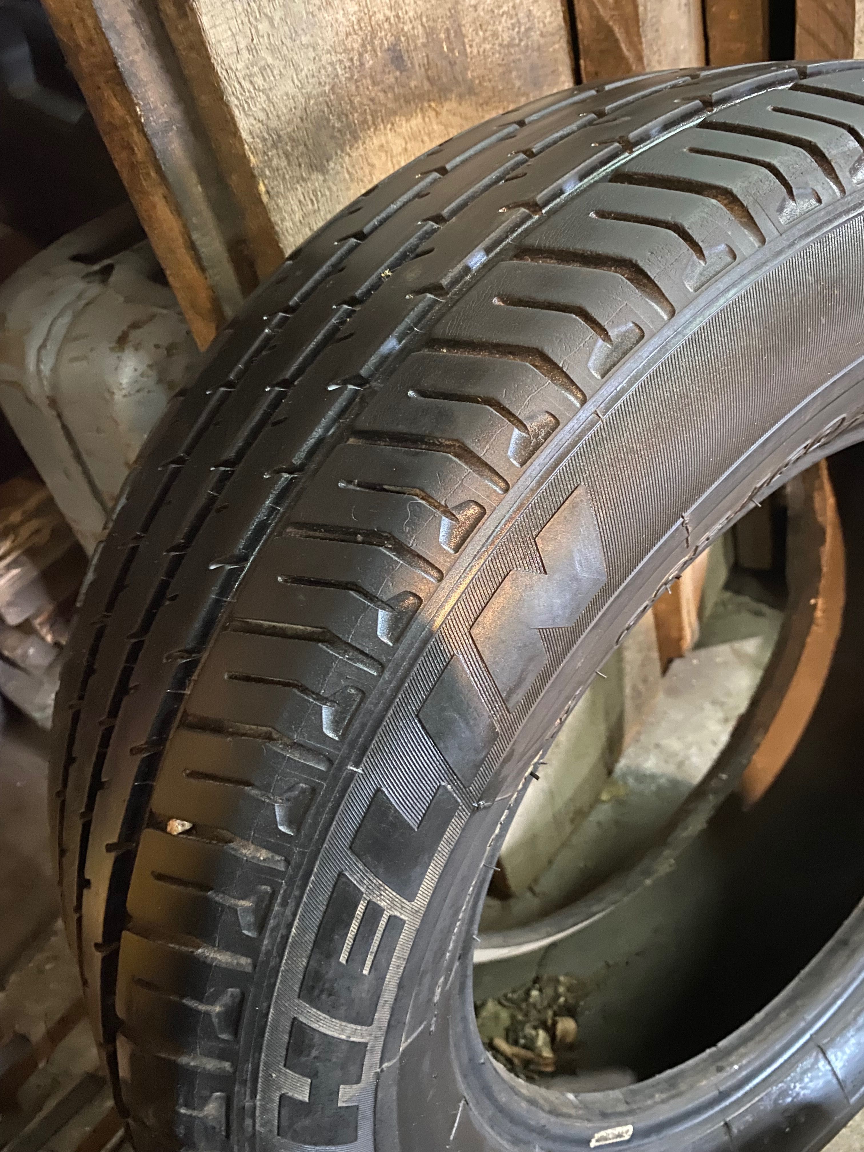 Автошини б/в R15 225/60 MICHELIN