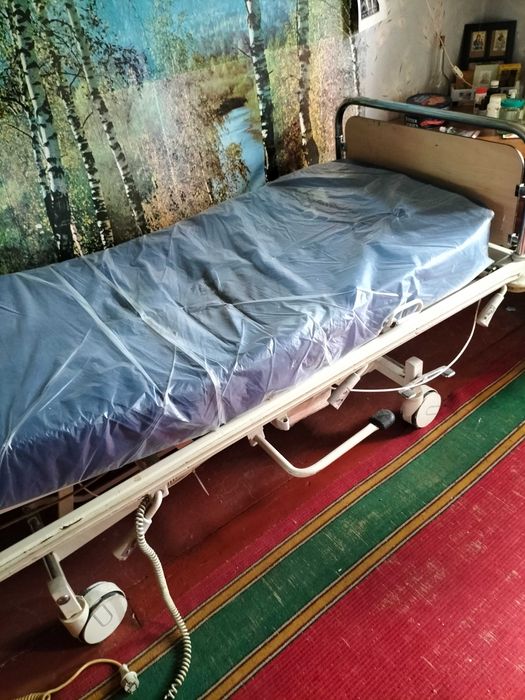 Продам ліжко для догляду за хворим.