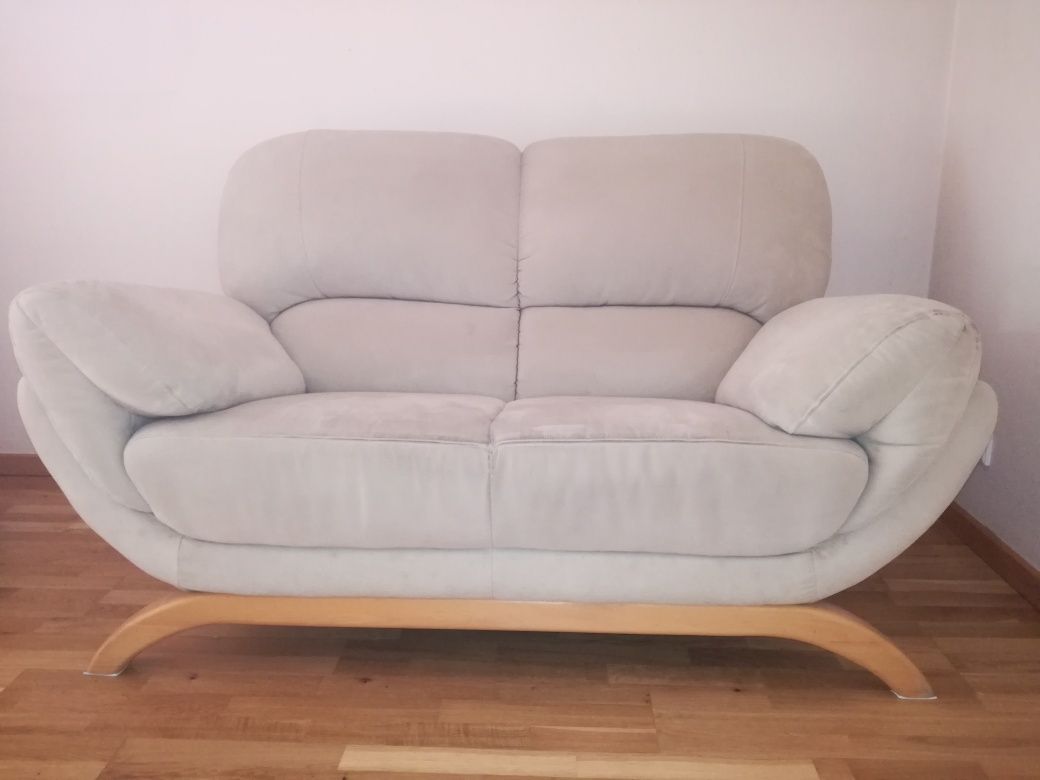 Komplet - sofa dwuosobowa + fotel w kolorze beżowo- oliwkowym