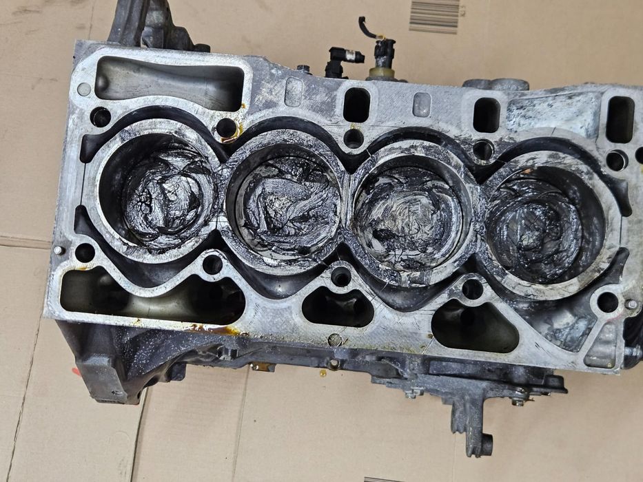 Blok silnika Volvo S60 B420T2 2.0 T 7⁠R⁠L⁠1⁠6⁠9⁠0⁠2⁠8⁠0⁠3⁠1⁠0