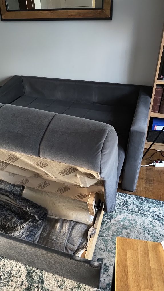 Sofa Tuli 2,5 dwuosobowe Unimebel funkcja spania 140x200 szara welwet