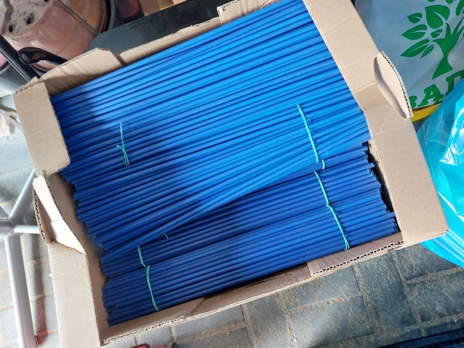 Kijki patyki do balonów z uchwytami niebieskie 800 sztuk