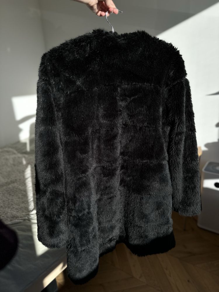 MANGO Casual S / XS czarne futro futerko eleganckie Sylwester