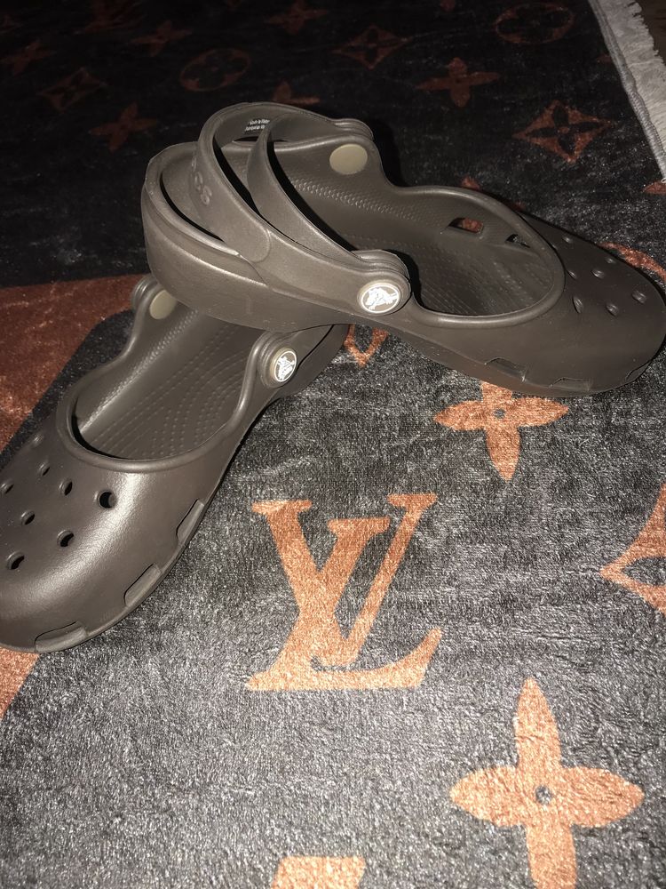 Nowe dziewczęce crocsy super model 34